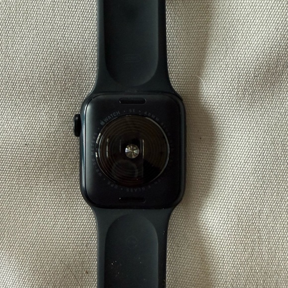Apple Watch SE 40mm - Picture 4 of 4